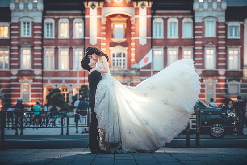 ドレスのトレーンを活かして!