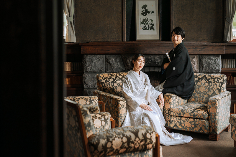 会場の椅子を利用して