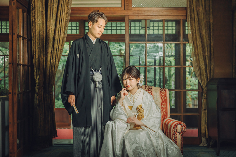 会場の椅子を利用して