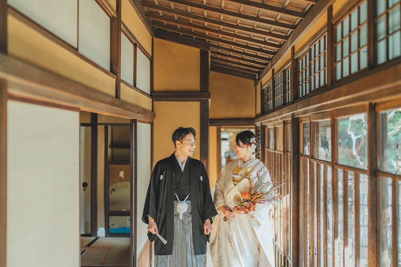 廊下でのカッコいいお写真も