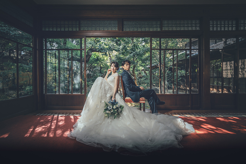 会場の椅子を利用して