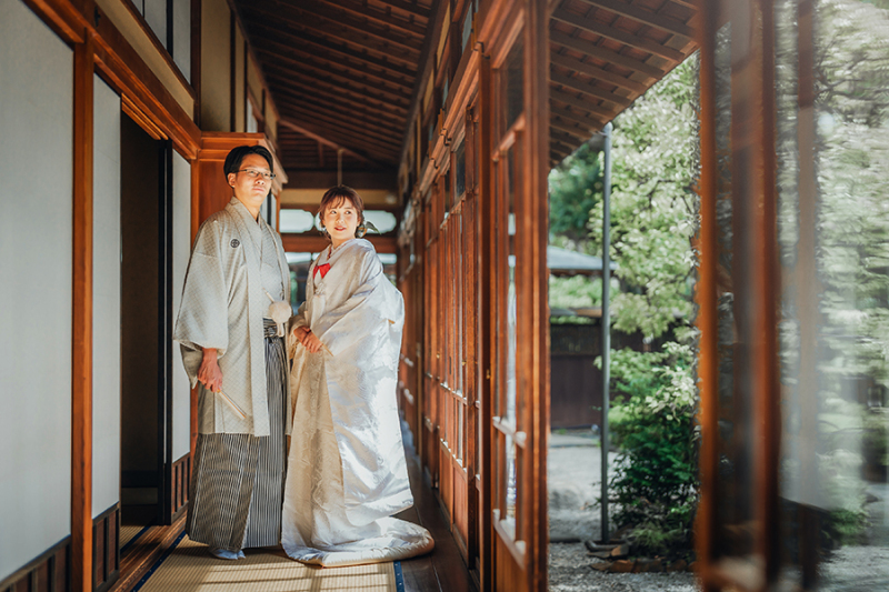 廊下でのカッコいいお写真も