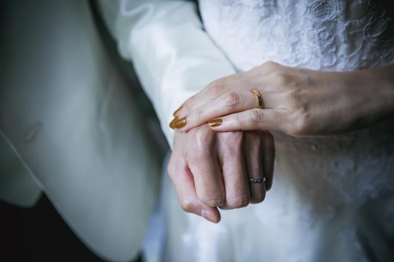 ネイルを活かして指輪のショットを