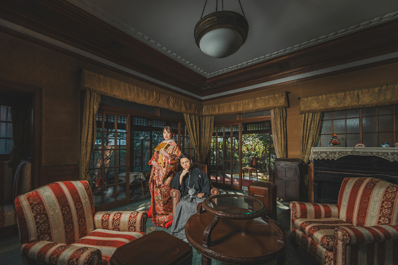 会場の椅子を利用して