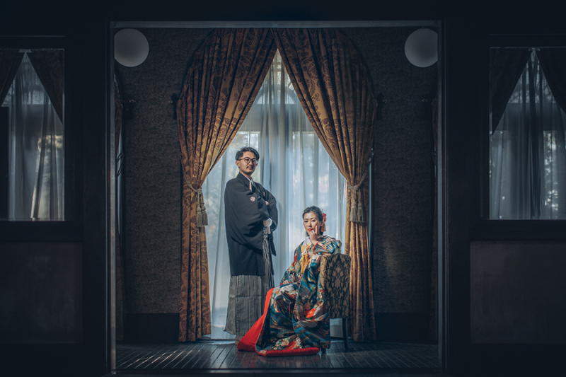 会場の椅子を利用して