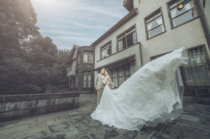 ドレスのトレーンを活かして！