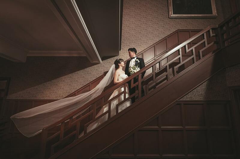 ベールがふんわり、羽のようなお写真を