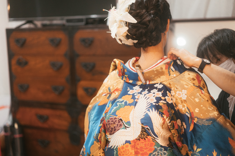 11:57 お着物を羽織る瞬間