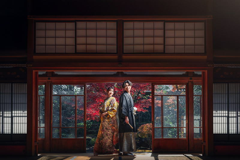 窓際で自然光を活かして