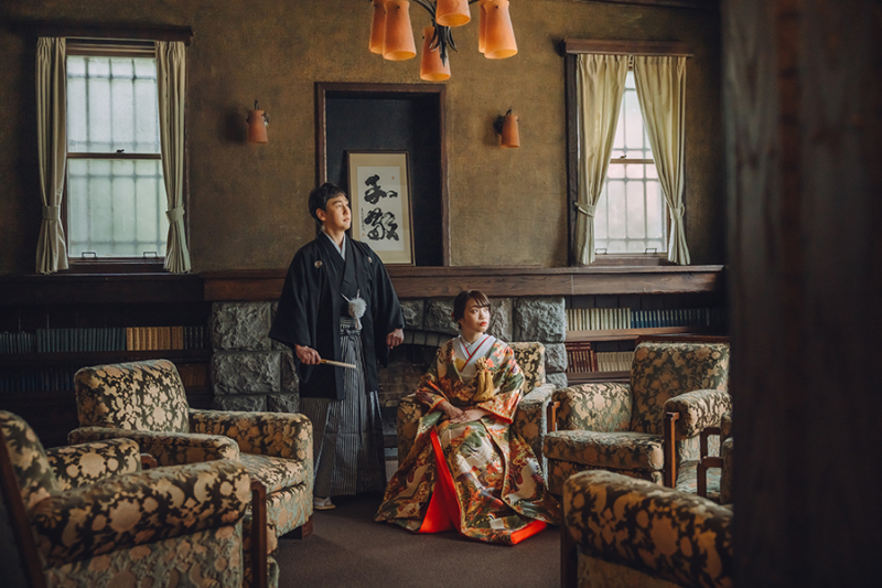 会場の椅子を利用して