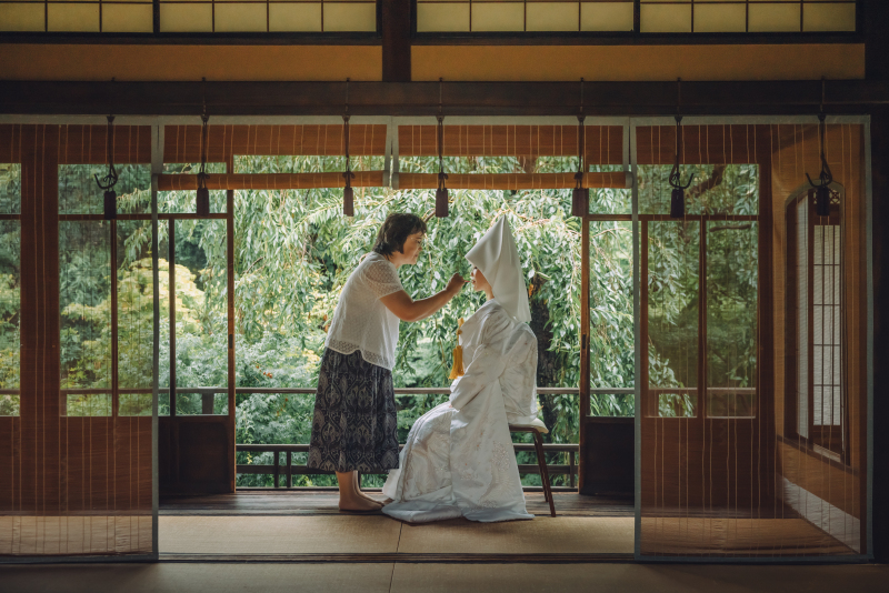 想いを紡ぐ、紅差しの儀。ぜひ静かな感動を一枚に！