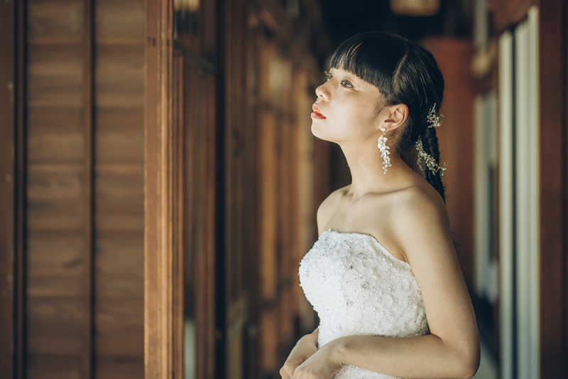 専門のレタッチャーが一枚一枚丁寧に