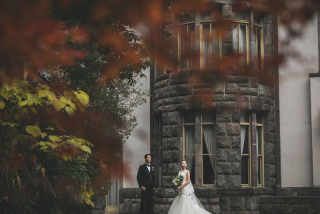 厳かな邸宅の空間と一緒に。