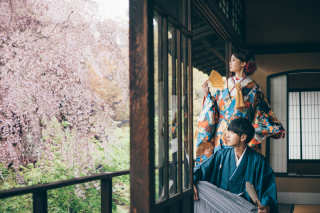 クールだけどどこか温かみのある写真。お二人だけの空気感を大切に、撮影することを心がけております。