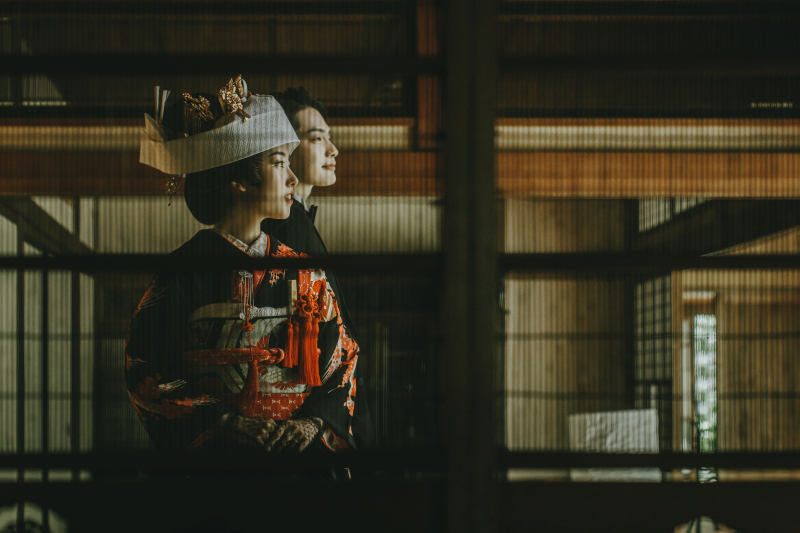 重厚感ある邸宅での撮影では自然光・ストロボと分けて撮影を行います