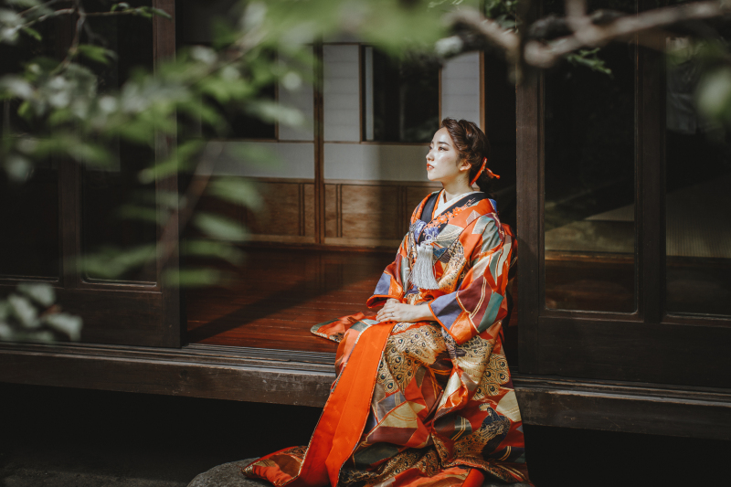 女性の力強い凜とした姿を切り取ります