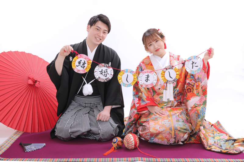 ガーランドを持って