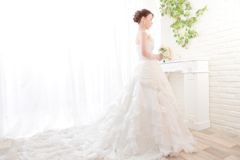 フォトスタジオプリンセス町田_ウエディングドレスが豊富