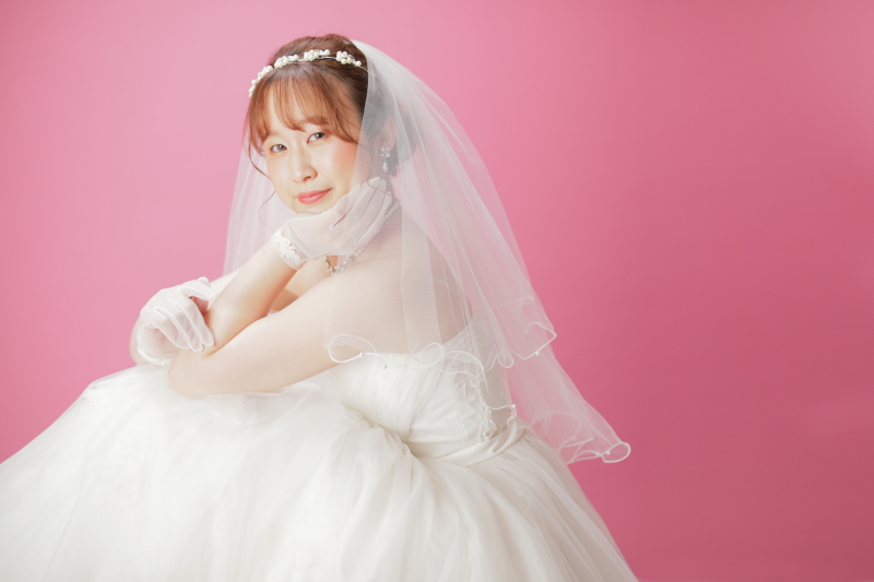 おしゃれなアルバムに今だけの姿をとじこめて【洋装1着】全データ+18カットアルバム≪クレイ≫付きキャンペーン