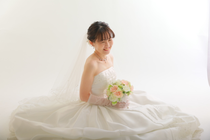 【ソロウエディング】衣装、ヘアメイク、お写真付きのコミコミプラン!