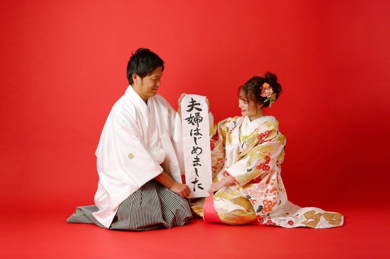 スタジオ・ロケーションにマッチした、衣裳の取り揃え