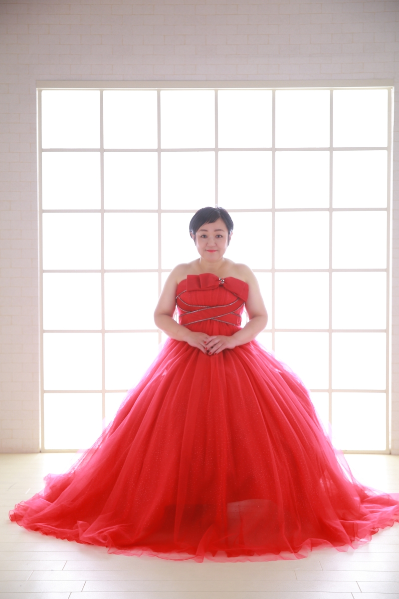 【★祝☆還暦ドレス撮影プラン】ドレス1着 1面台紙アルバム+撮影データ(30枚)付きプラン お祝い価格!¥39,800