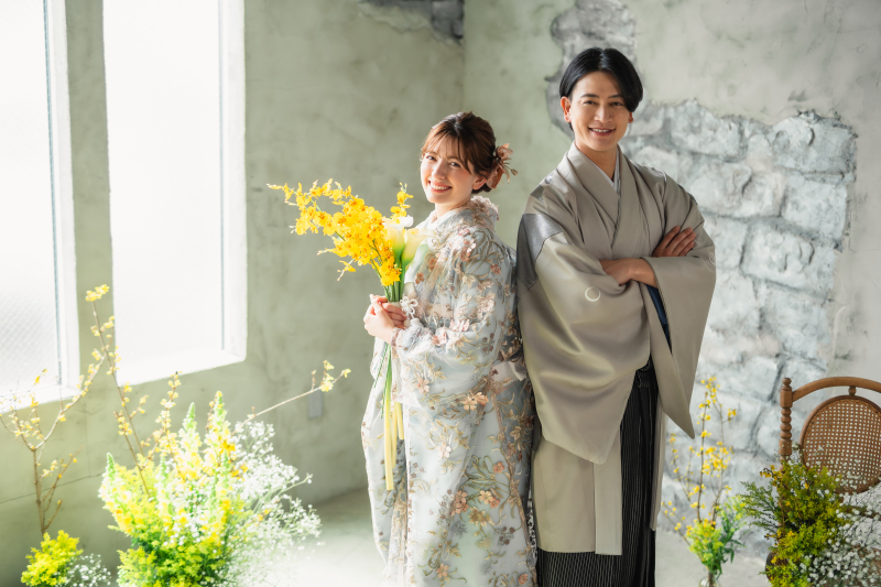 【洋装2着＋和装2着 スタジオフォト】160カットデータ付♪ ドライフラワーと本物のアンティーク家具に囲まれたこだわりの空間で