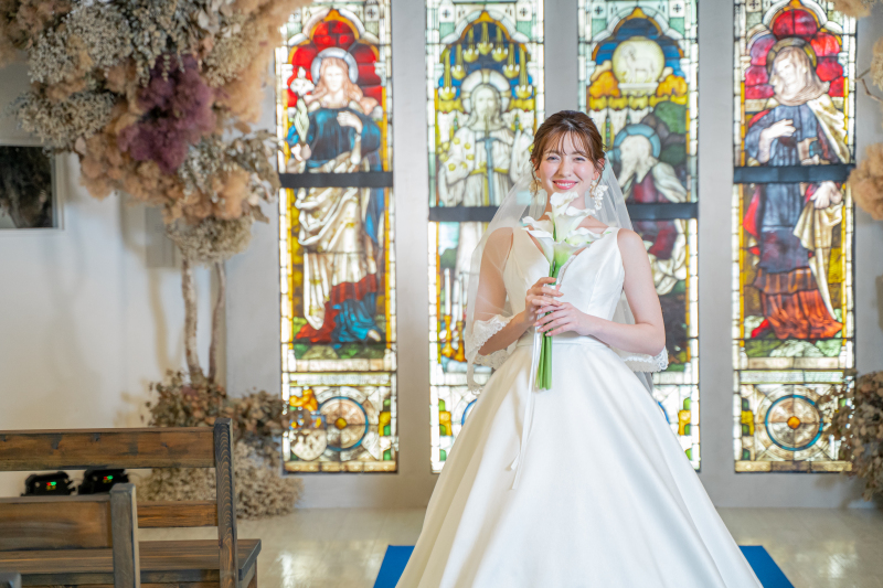 【洋装2着＋和装2着 スタジオフォト】160カットデータ付♪ ドライフラワーと本物のアンティーク家具に囲まれたこだわりの空間で