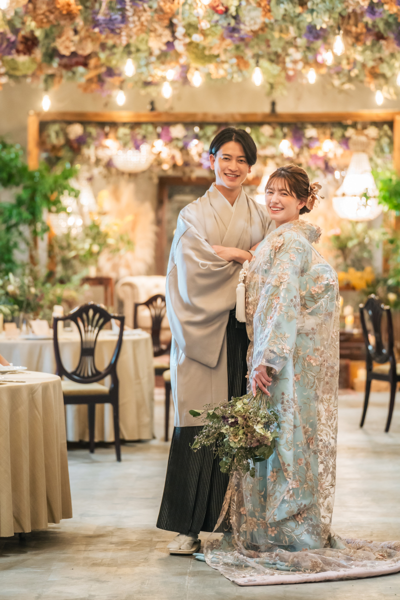 【洋装1着＋和装１着 スタジオフォト】90カットデータ付♪ ドライフラワーと本物のアンティーク家具に囲まれたこだわりの空間で