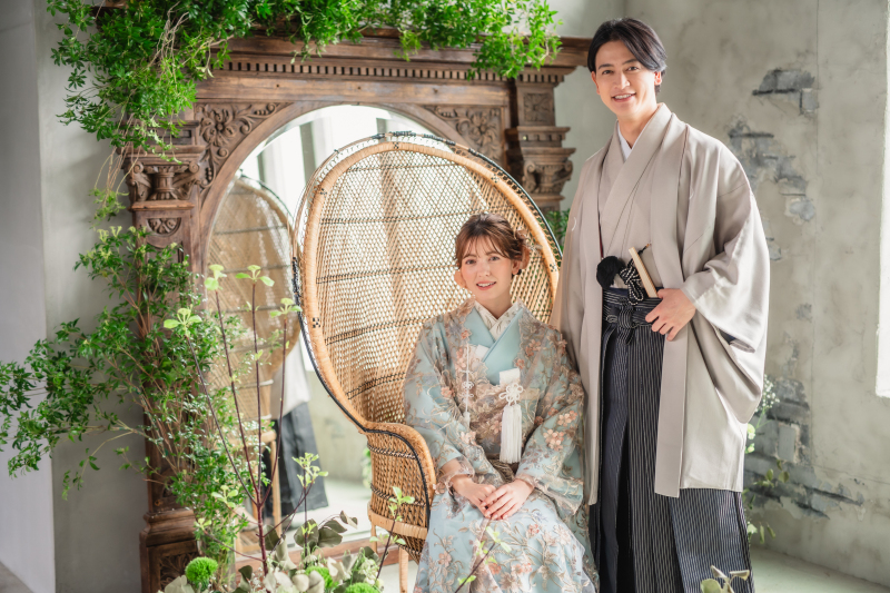 【洋装2着＋和装2着 スタジオフォト】160カットデータ付♪ ドライフラワーと本物のアンティーク家具に囲まれたこだわりの空間で