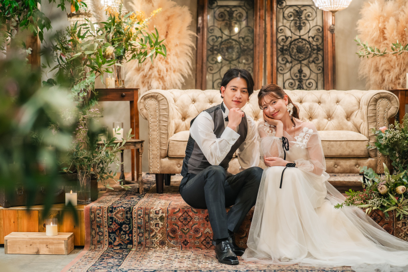 【洋装2着＋和装１着 スタジオフォト】130カットデータ付♪ ドライフラワーと本物のアンティーク家具に囲まれたこだわりの空間で