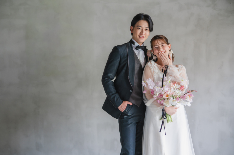 【洋装1着＋和装１着 スタジオフォト】90カットデータ付♪ ドライフラワーと本物のアンティーク家具に囲まれたこだわりの空間で