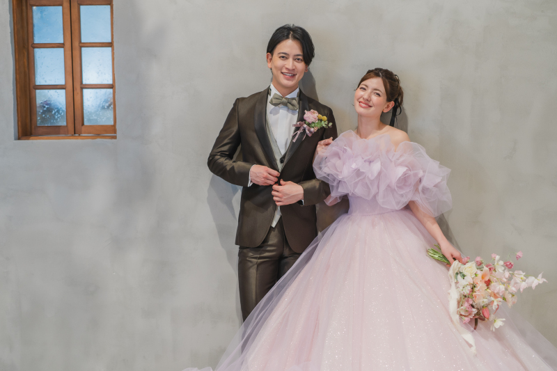 【洋装2着＋和装2着 スタジオフォト】160カットデータ付♪ ドライフラワーと本物のアンティーク家具に囲まれたこだわりの空間で