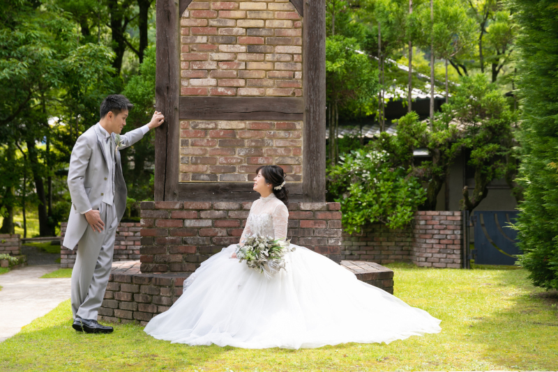 洋装はクラシカルなスタイル。