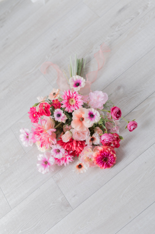 ピンクブーケ　ブートニア
