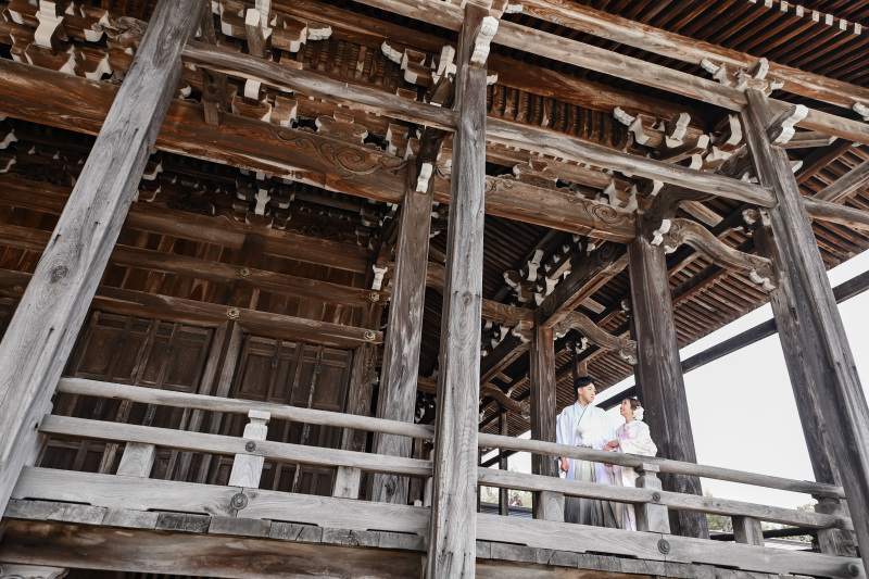 天井が高すぎて何メートルあるのかわからない…