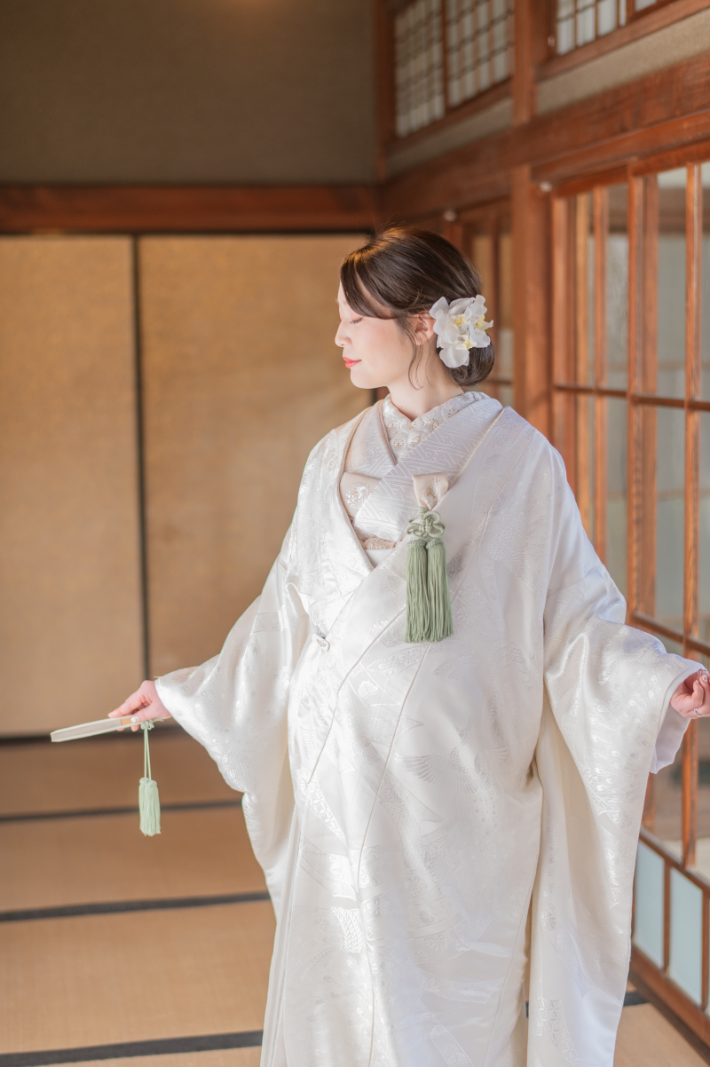 室内で新婦様のソロカット!