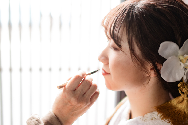 ご自宅からスタート!仕上げはお母さまに紅を引いて