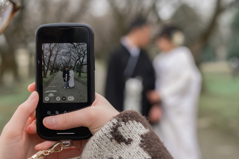 スマホの中におふたりが…！