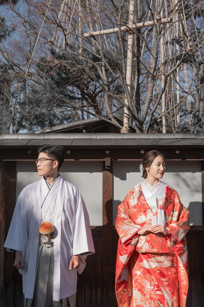 あえての違う方向をむいて