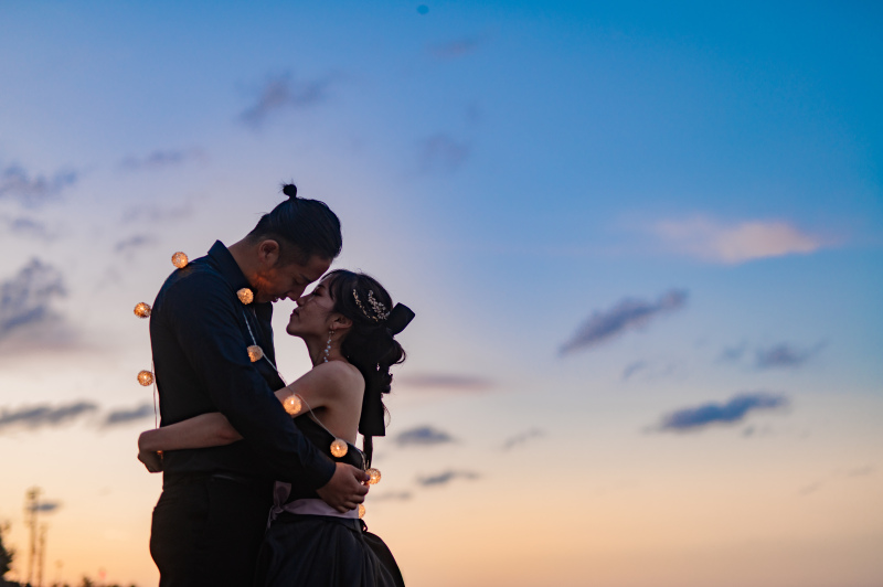 流行りの電球ライトを使って鼻ツン♡