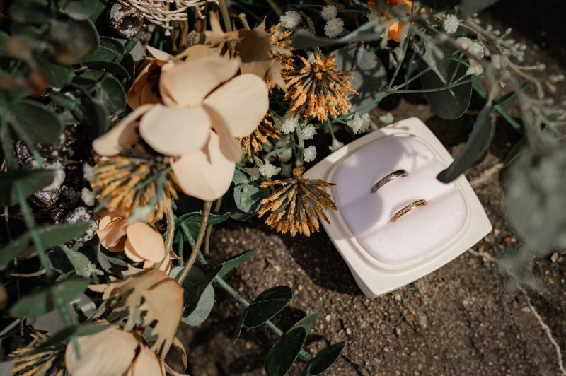 指輪ケースなどを使って物撮りも