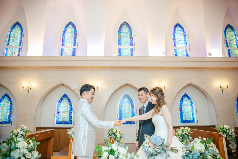 新郎様へバトンタッチ