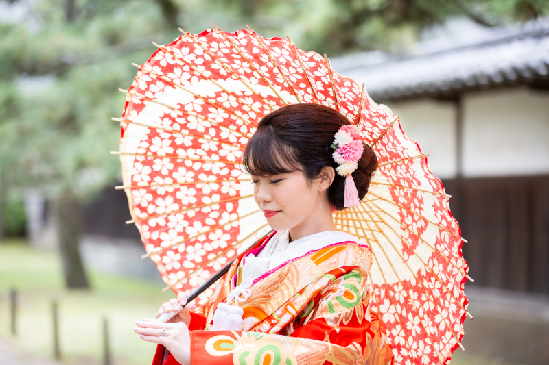 和傘のショットはやっぱりカワイイ！