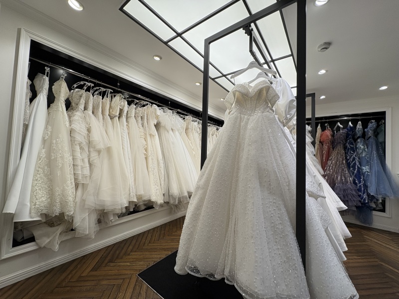 来店時「新規相談」&「衣裳見学」・「事前試着」可能