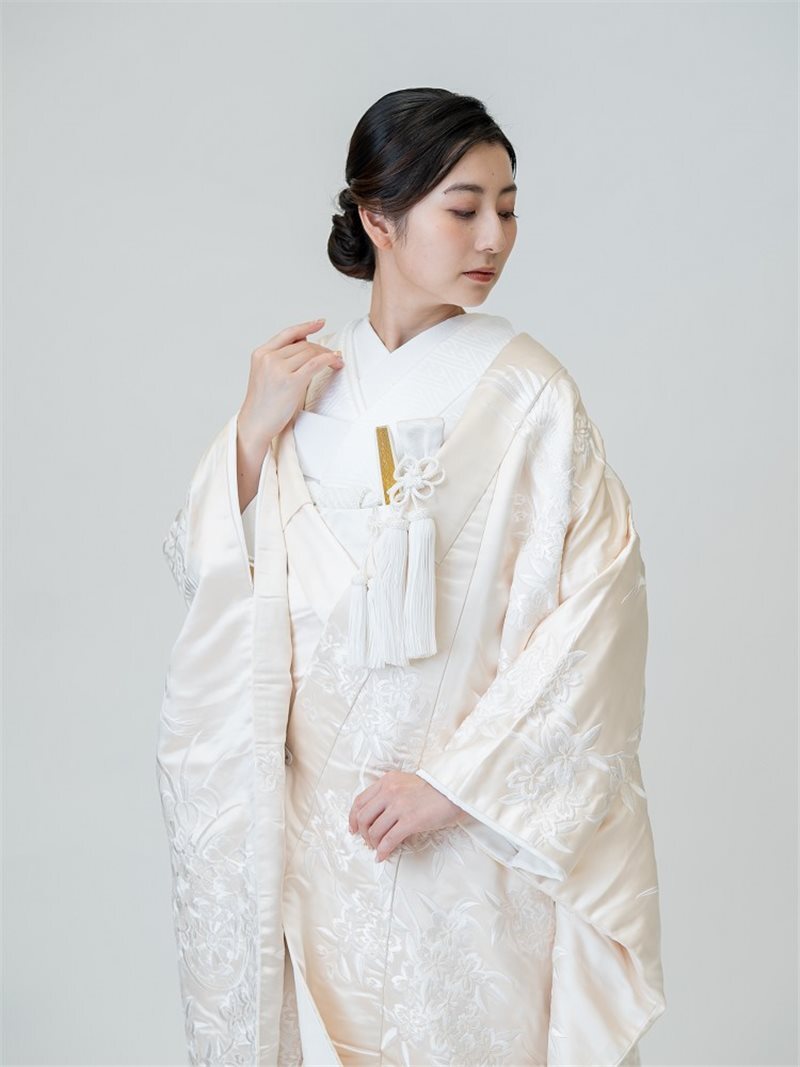 白 UD-飛翔花車文 