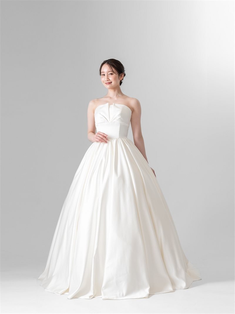 小さな結婚式 沖縄イル・ド・レ店_ウエディングドレスが豊富