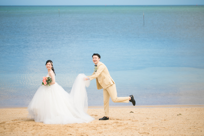 小さな結婚式 沖縄イル・ド・レ店_ウエディングドレスが豊富