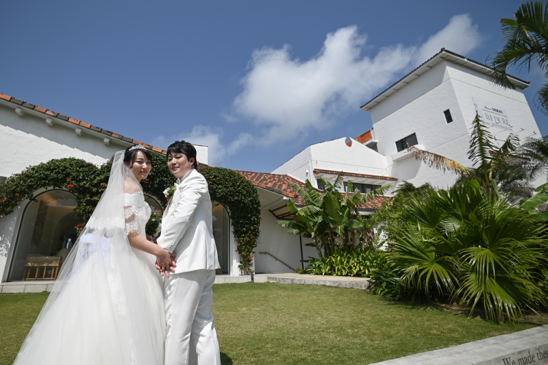 小さな結婚式 沖縄イル・ド・レ店_ガーデンで撮影できる