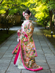 1110　八重重ね蒔絵御所車文様